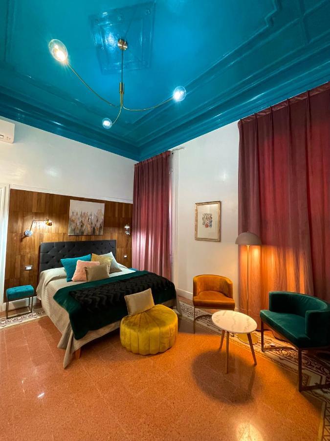 Palazzo Fiaccadori - Historical Palace レッジョ・ディ・カラブリア エクステリア 写真